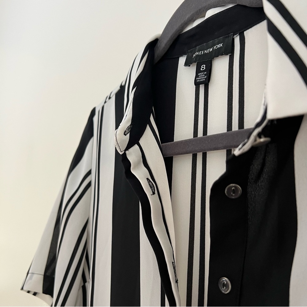 Button down sheer striped blouse JONES NEW YORK size 8